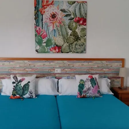 Estudio La Calzada Apartment *